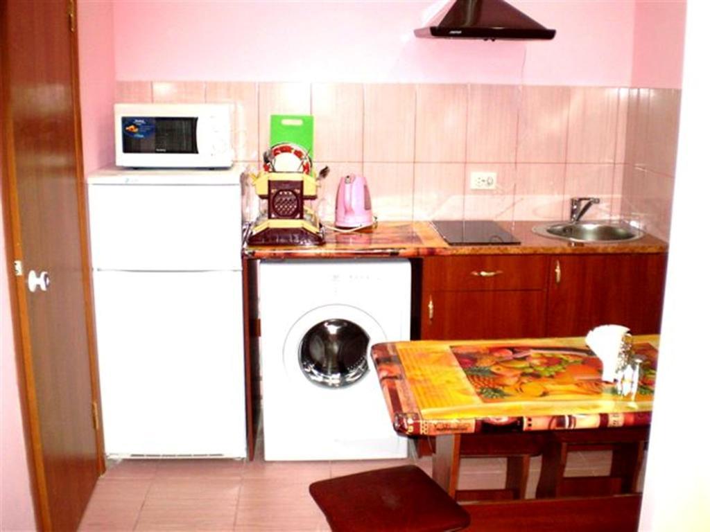 2 Комнаты 4 Дивана Чкалова-Садовая "Сити Центр" 2 Этаж Wi-Fi 2 Этажный Отдельный Дом Mykolaiv Quarto foto